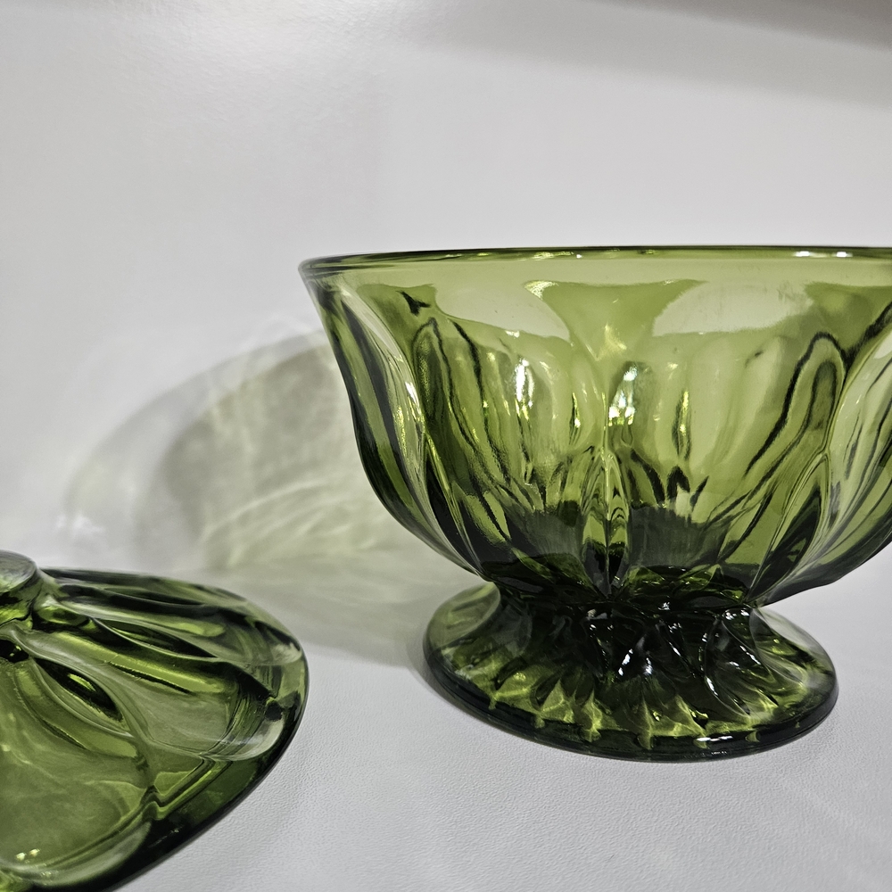 Anchor Hocking Green Glass Covered Candy Dish - Picture 7 of 13